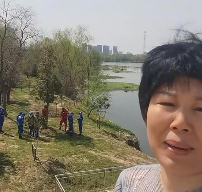 被人拦屋内认领尸体遭拒绝知情人发声开元ky棋牌湖北女大学生后续母亲(图8)