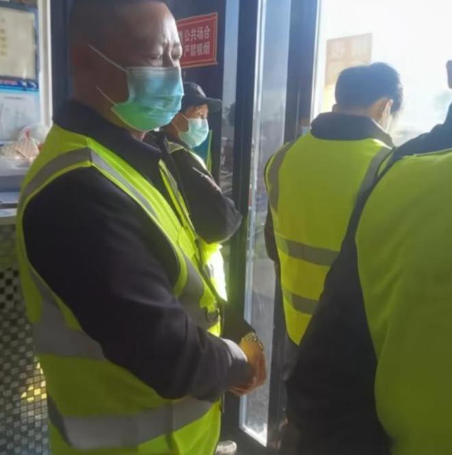 被人拦屋内认领尸体遭拒绝知情人发声开元ky棋牌湖北女大学生后续母亲(图19)